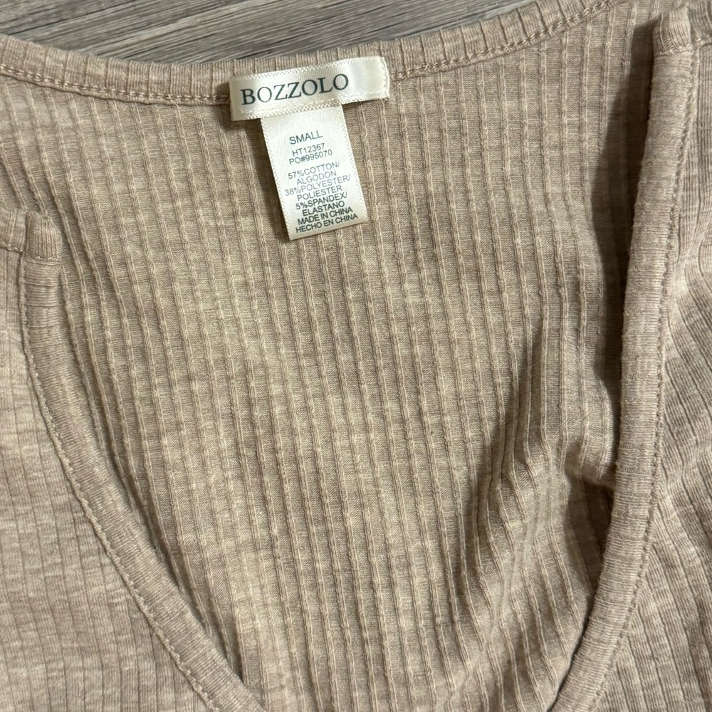Bozzolo Long Sleeve Crop Sweater NWOT